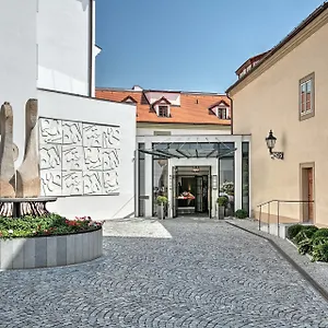 https://hotel-3.praguehotelsweb.com